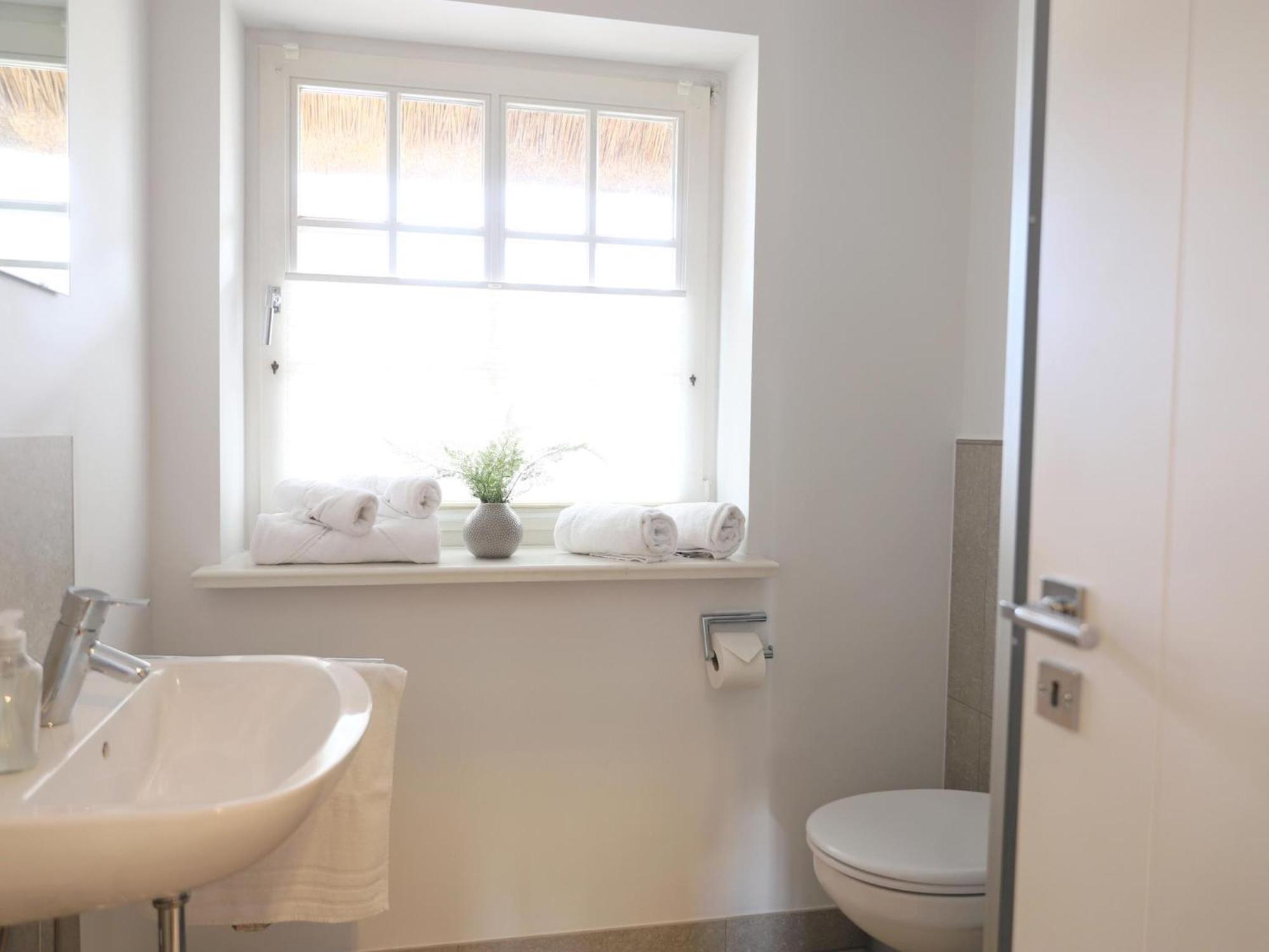 Traumhafte 2-zimmer-erdgeschosswohnung Mit Ca. 45 Qm Fuer Maximal 3 Personen Apartment Westerland